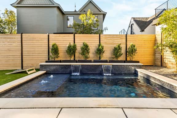 Rooftop DT Views • Heated Pool• Minigolf• Walkable - Image 4